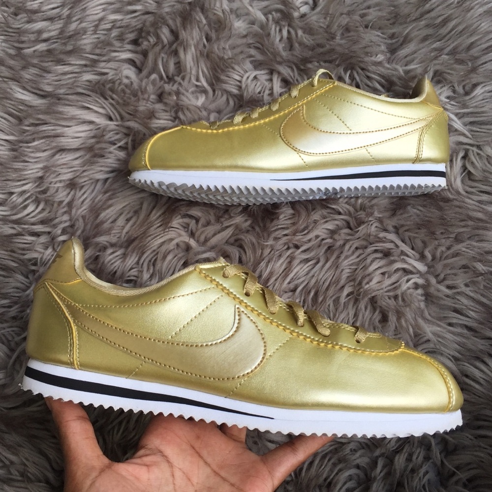 SOLD! Nike Cortez Special Edition Metallic Gold 6Y - Picture 1 of 8
